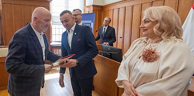 Wielkie inwestycje w edukację, kulturę i bezpieczeństwo. Marszałek dzieli fundusze