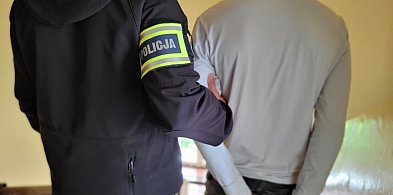 Kamieniem w szybę, a potem... prosto w ręce policji. Włamywacz z gminy Jeżewo