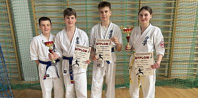 Mocne uderzenie karateków! Julia Pietras i Stanisław Rusin ze srebrem