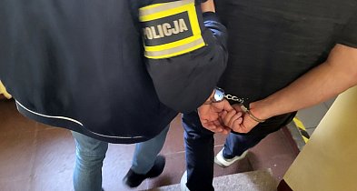 Z zewnątrz wyglądał jak zwykły kontener… w środku policjanci odkryli coś innego-28545