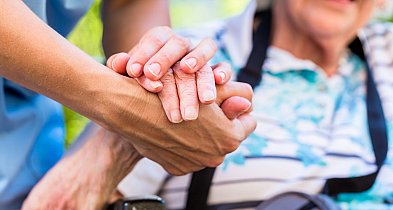 Wyższy „bonus za wiek” dla stulatków. Od marca spore zmiany w portfelach