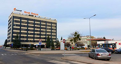 Nietypowy kolor Wisły pod lupą inspektorów. WIOŚ sprawdza ścieki z Mondi