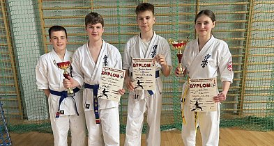 Mocne uderzenie karateków! Julia Pietras i Stanisław Rusin ze srebrem