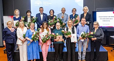 Beata Szymańska —  dyrektor świeckiej biblioteki z nagrodą marszałka
