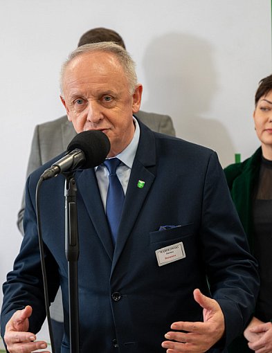 Komputery warte miliony trafią do szkół-29196