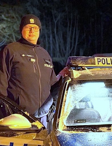 Wyścig z czasem w gminie Nowe. Policjanci uratowali 33-latka-29464