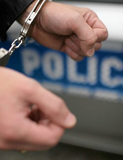 Syn ukradł tożsamość matki i oszukał dziesiątki osób.