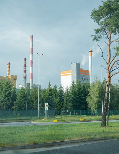 Nietypowy kolor Wisły pod lupą inspektorów. WIOŚ sprawdza ścieki z Mondi