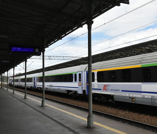Z Warszawy do Wrocławia w półtorej godziny? Pociągi przyspieszą do 350 km/h-28395