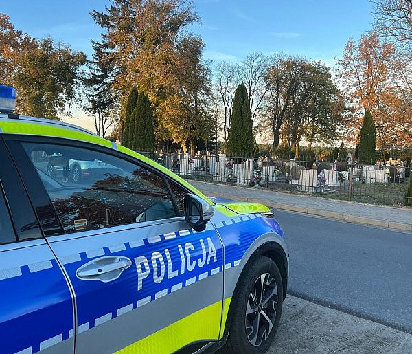 Uwaga kierowcy! Zmiany organizacji ruchu przy cmentarzach-28679