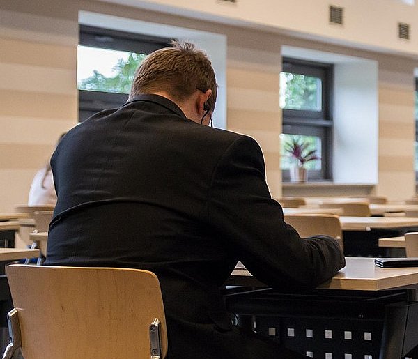 Zmiany w przepisach o wynagrodzeniach. Zapłacą za gotowość do pracy-28752