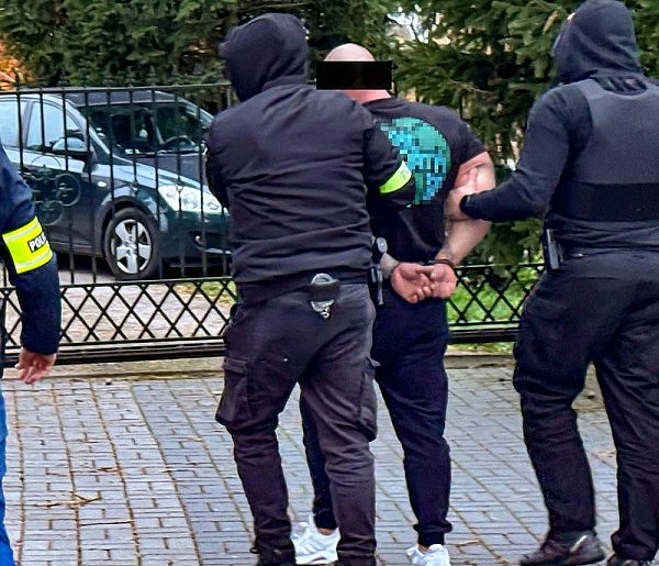 CBŚP rozbija gang pseudokibiców. W tle 1,5 tony narkotyków FILM-28778