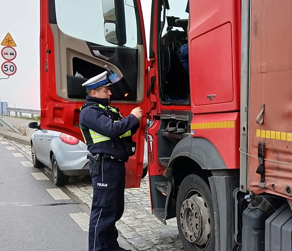 Po 15  punktów karnych dla kierowców, którzy złamali zakaz-28892
