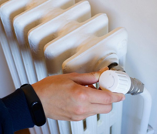 Kaloryfer zakręcony? I tak zapłacisz. Nowe prawo uderzy w lokatorów-28912