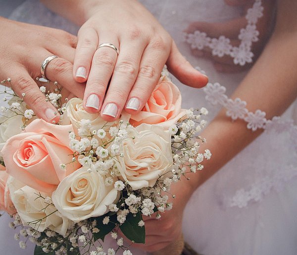 40 tys. zł za ślub i dziecko. PiS chce zachęcać do małżeństw i rodzicielstwa-28999