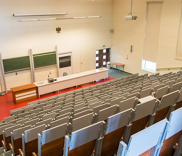 Uczelnie przeżywają oblężenie. Ten kierunek przyciąga tłumy-29015