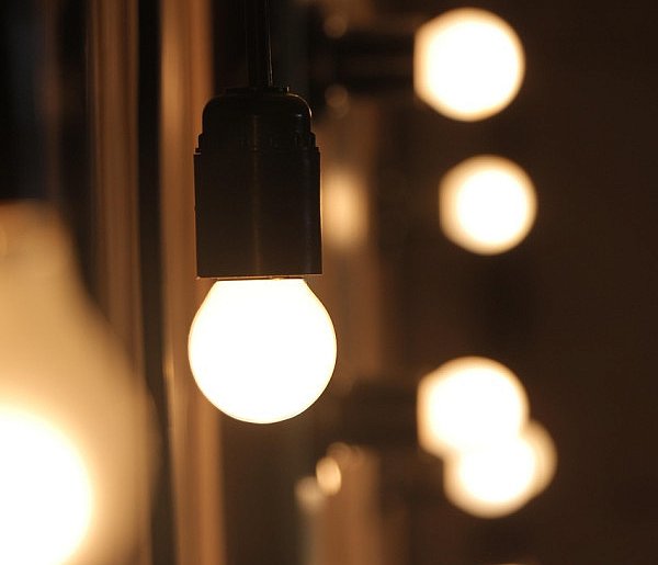 Rachunki za prąd pójdą w dół. Rząd usuwa opłatę doliczaną od lat-29059