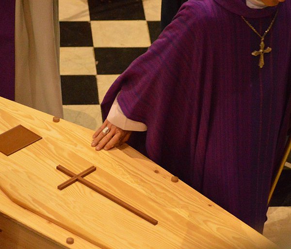 Rewolucja w pochówkach coraz bliżej. Tego w Polsce jeszcze nie było-29172