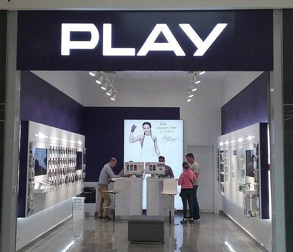 Potężna kara dla Play. Sieć ma zwrócić klientom pobrane środki-29182