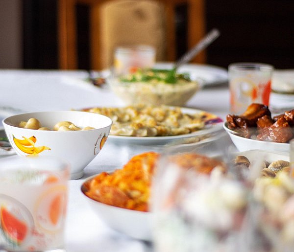 Polacy znów sięgną głębiej do kieszeni. Tyle wydają na świąteczne jedzenie-29223