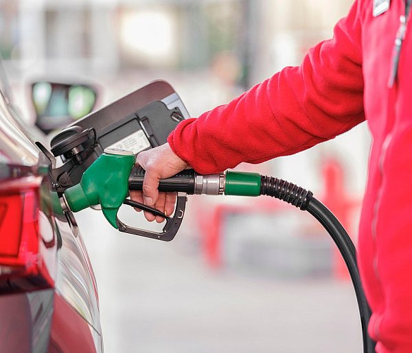 Nowy rok, droższe tankowanie. Państwo podnosi opłatę paliwową-29287