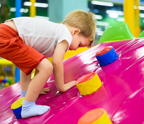 Zostawiasz dziecko w sali zabaw? Urząd wykrył poważne uchybienia-29610