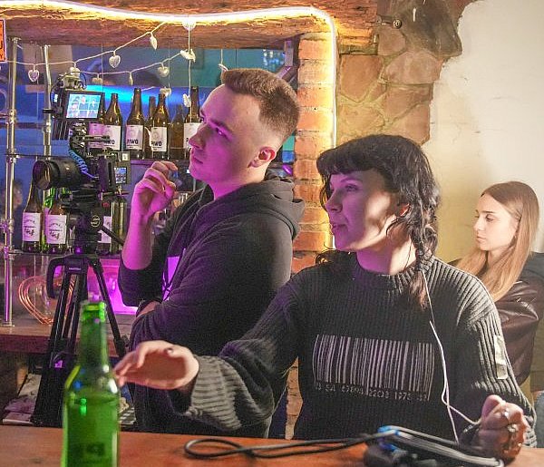 Wspomnienia absolwentów ożyją na ekranie. Pomóżmy młodzieży nakręcić film