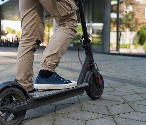 Pirat na hulajnodze. Jechał dwa razy szybciej niż pozwalają przepisy!