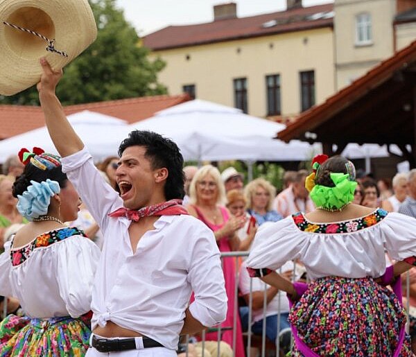 Kultury świata na wyciągnięcie ręki! Przed nami Lato z Folklorem w Świeciu