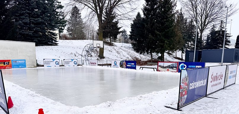 Lodowisko w Świeciu już gotowe, pogoda dopisuje. Z kim widzimy się na łyżwach?