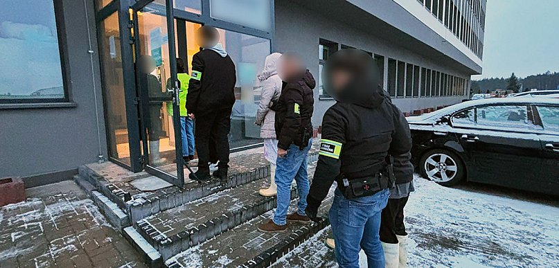 Pracowali w piekarni i przetwórni bez papierów