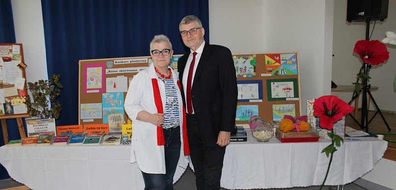 Warto. Naprawdę warto. Zapraszamy na spotkania autorskie w Laskowicach i Jeżewie