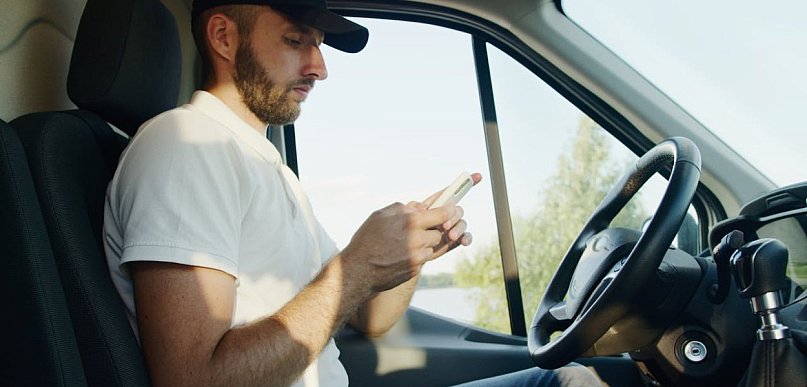 Kierowca w 2026 roku - ile można zarobić i czy branża nadal ma przyszłość?