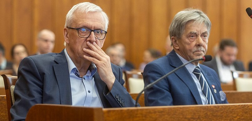 Region dopłaci miliony do prądu dla Polregio. Sejmik ratuje połączenia i zabytki