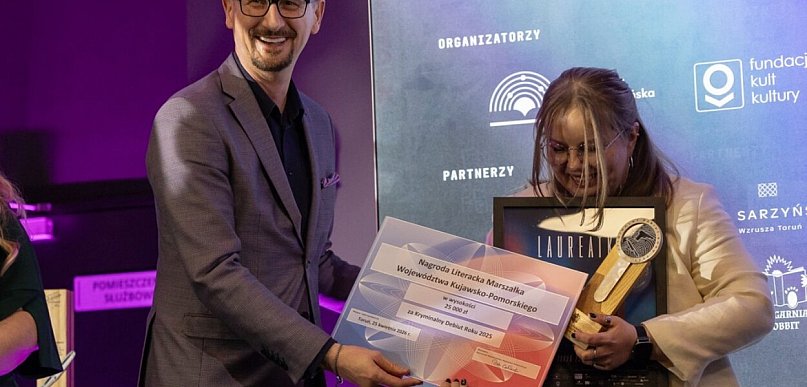 Świat literatury ma nową gwiazdę. „Trzy” Gabrieli Pawliny kryminalnym debiutem rok