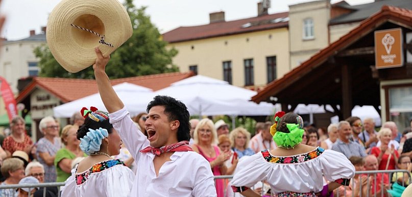 Kultury świata na wyciągnięcie ręki! Przed nami Lato z Folklorem w Świeciu