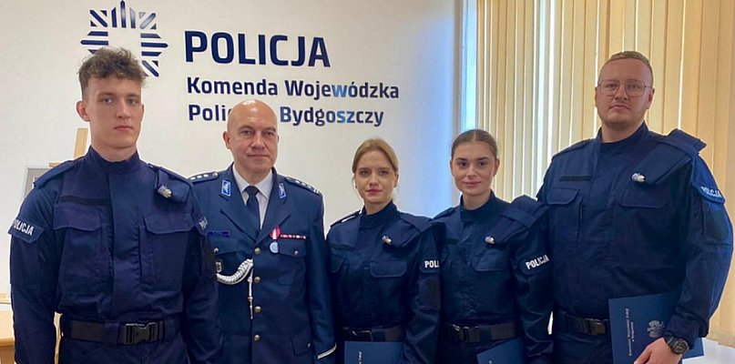 Świecie ma nowych policjantów. Właśnie złożyli ślubowanie i rozpoczynają szkolenie - 28270