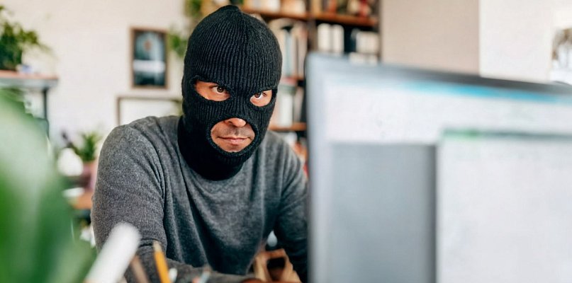 Uwaga na fałszywe e-maile z ZUS. Oszuści wyłudzają dane - 28974