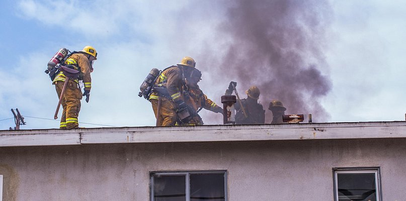 Dramatyczny pożar w Morgach. Właściciel próbował ratować dom - 29545