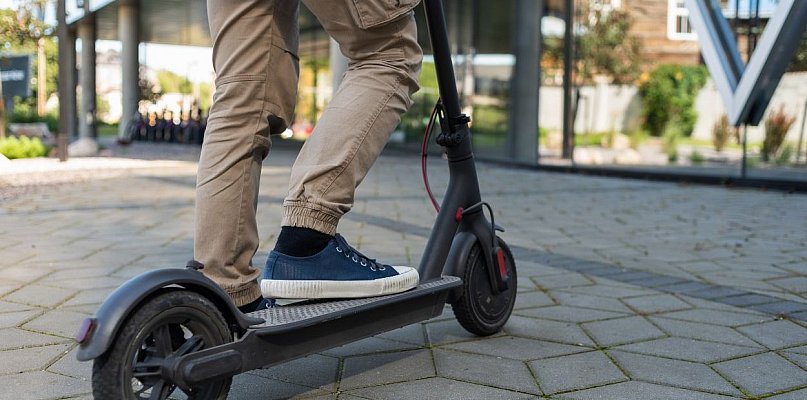 Pirat na hulajnodze. Jechał dwa razy szybciej niż pozwalają przepisy!