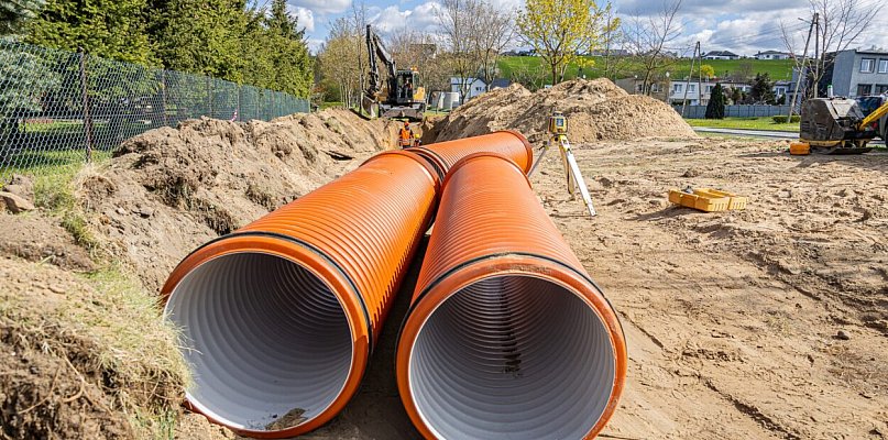 Koniec „rwących potoków” w Przechowie. Ruszyła inwestycja za 1,7 mln zł