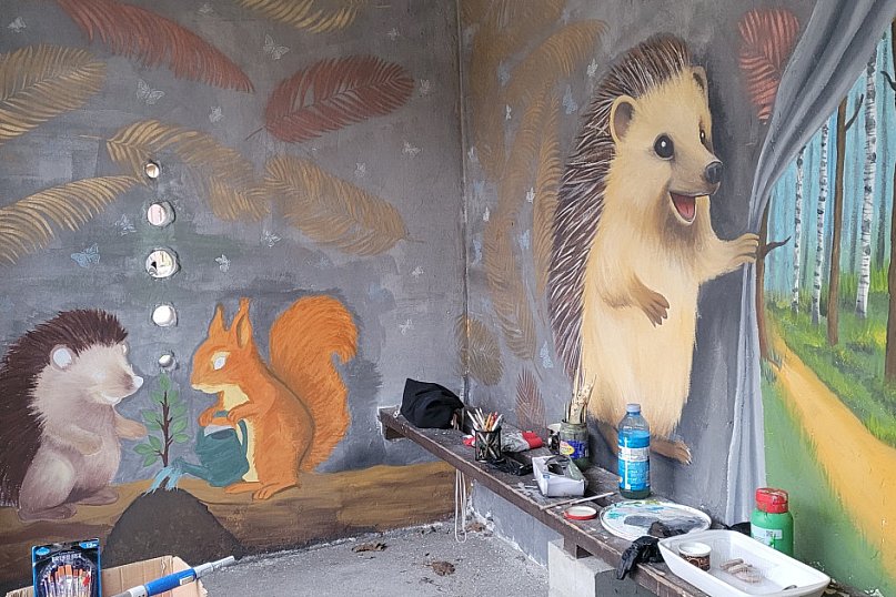 Jeże z gminy Jeżewo zdobią przystanki