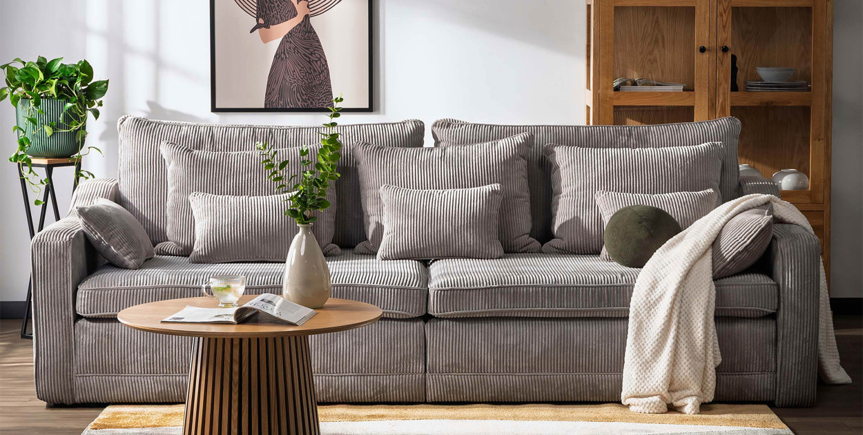 Top 3 modne kanapy do salonu, które skradną Twoje serce