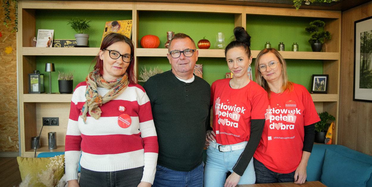 Dorota, Janusz, Natalia i Honorata to zaledwie część sztabu Szlachetnej Paczki w powiecie świeckim. To na ich barkach spoczywa trud właściwej weryfikacji rodzin i  opisania ich potrzeb/fot. Agnieszka Czubek