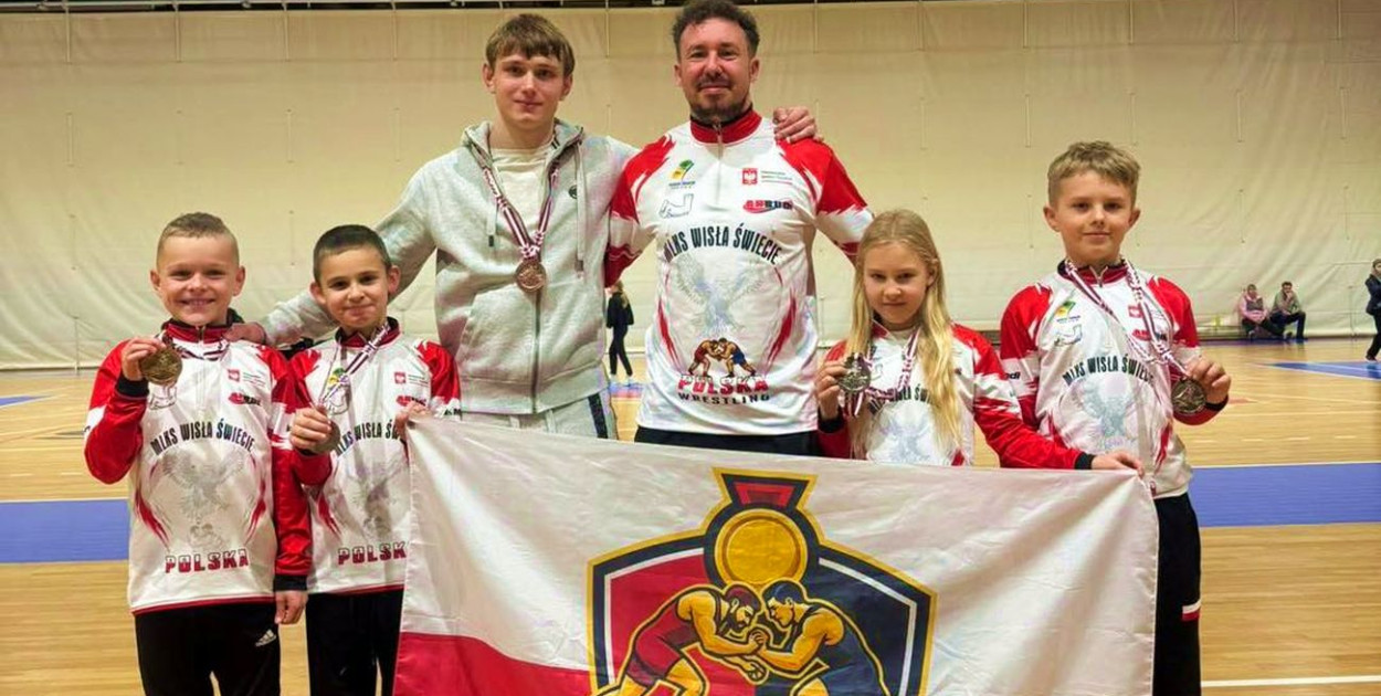 Nasza drużyna zapaśników na Łotwie. Fot. Nadesłane