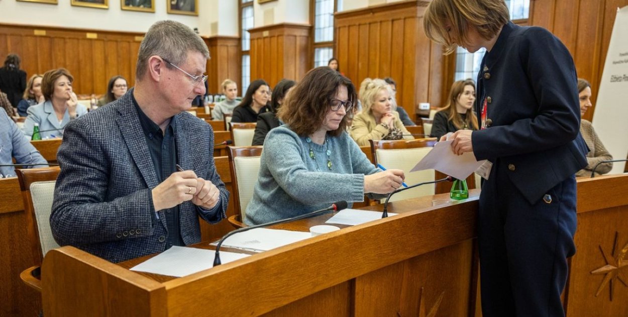 Urzędnicy walczyli z ortografią. Sprawdź jak sobie poradzisz