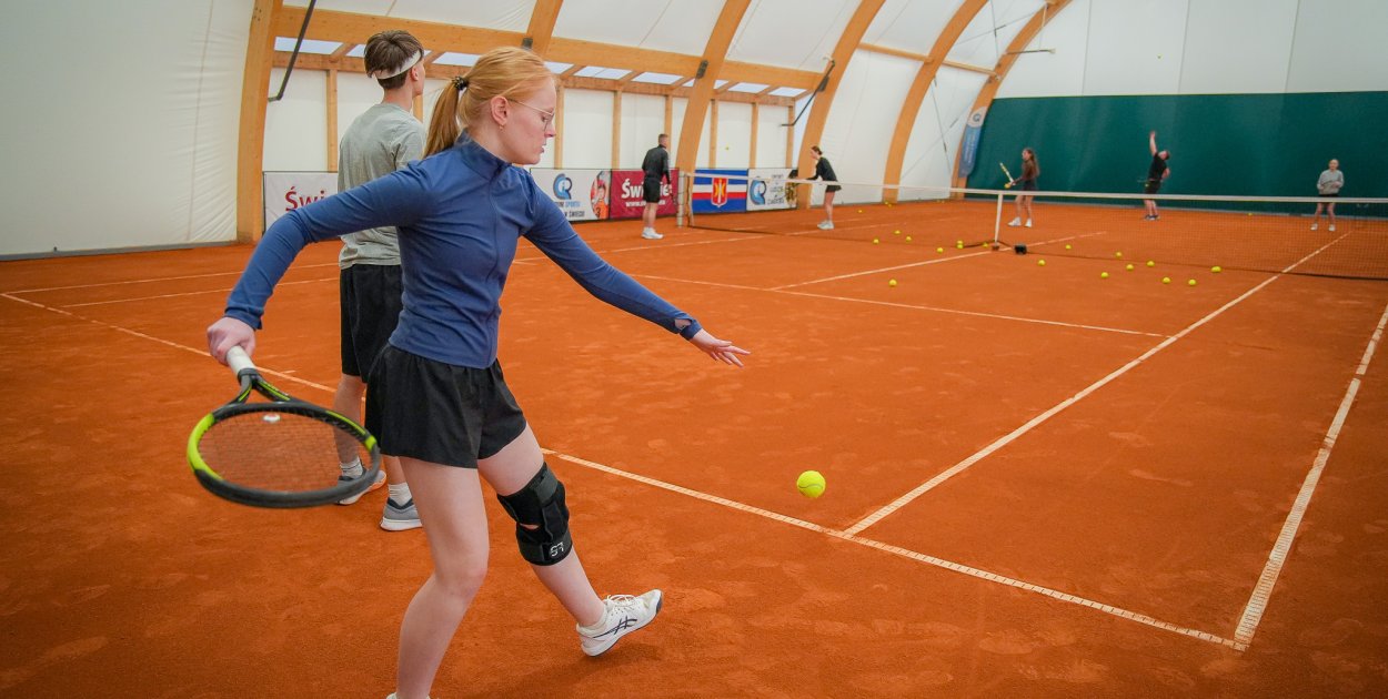 Świecie ma wreszcie swój kryty kort tenisowy i strzelnicę WIDEO