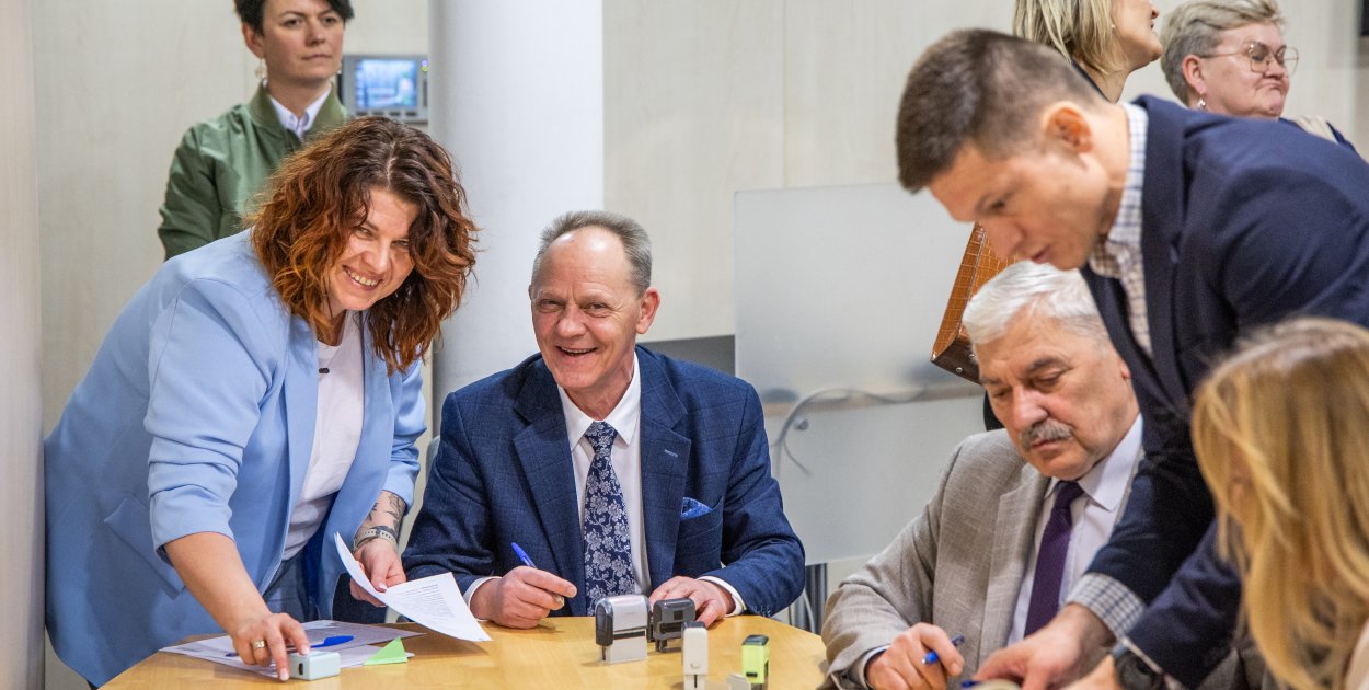 155 milionów na rozwój kujawsko-pomorskiej wsi. Pierwsze umowy już podpisane!