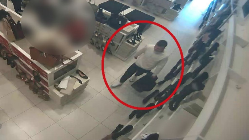 Ukradli buty za 4,5 tys. zł, nagrał ich monitoring. Policja prosi o pomoc w rozpoznaniu